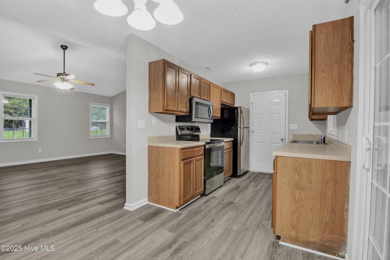 108 Fountain Dr - Photo 6 of 19