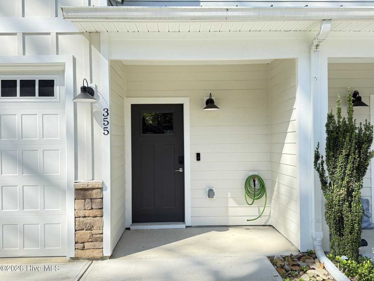 355 James St - Photo 3 of 36