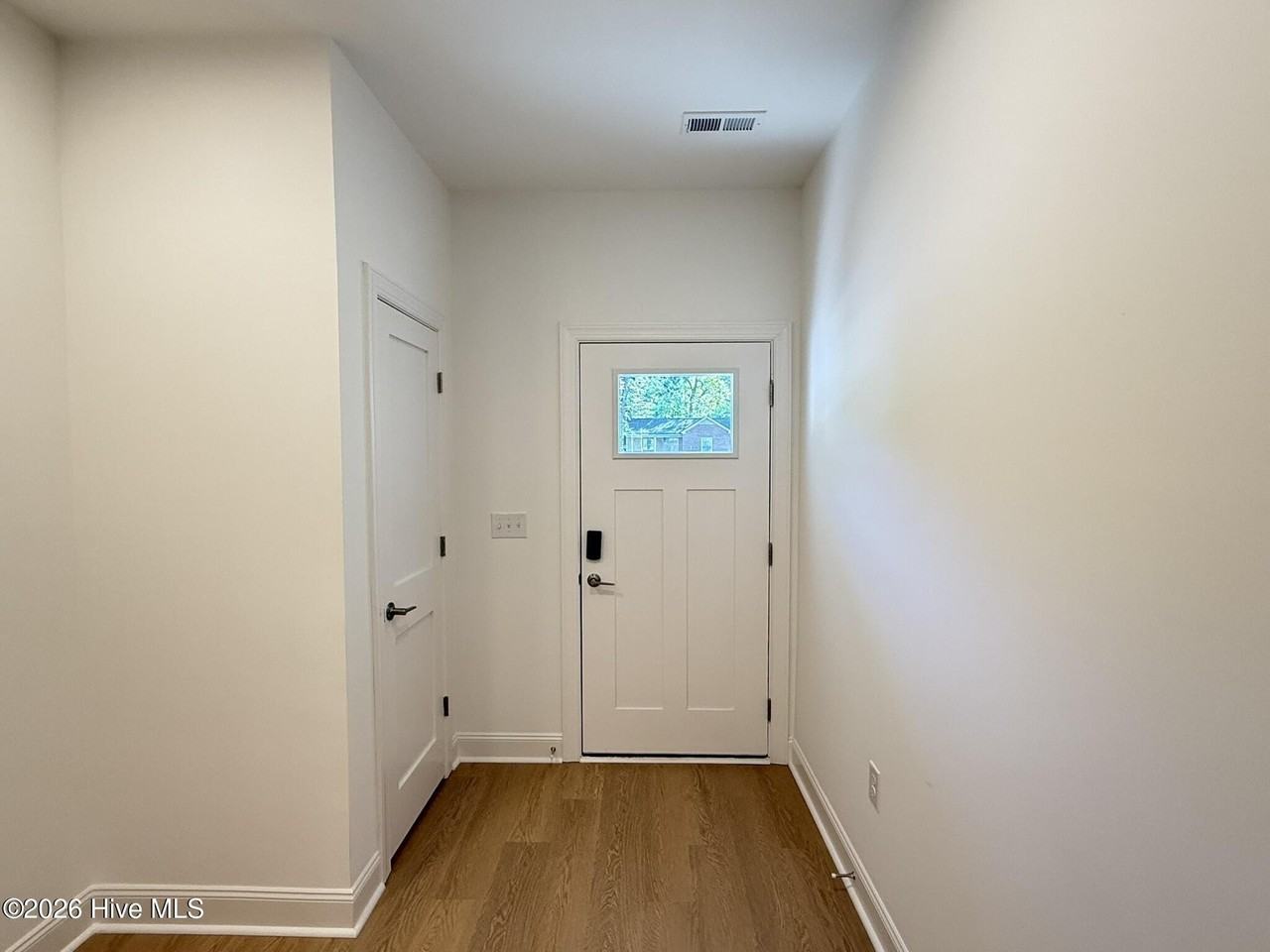 355 James St - Photo 5 of 36
