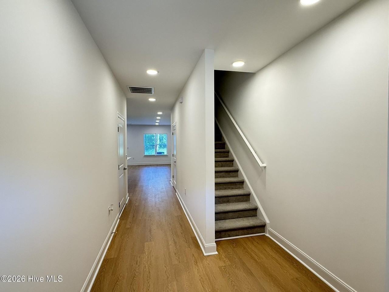355 James St - Photo 6 of 36