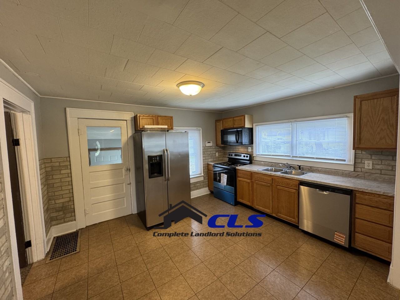 3115 N 13th 1/2 St #1 - Photo 3 of 16