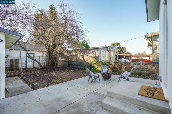 1232 Dwight Way - Photo 4 of 17