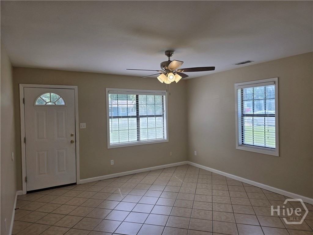 407 Savannah Ave - Photo 3 of 16