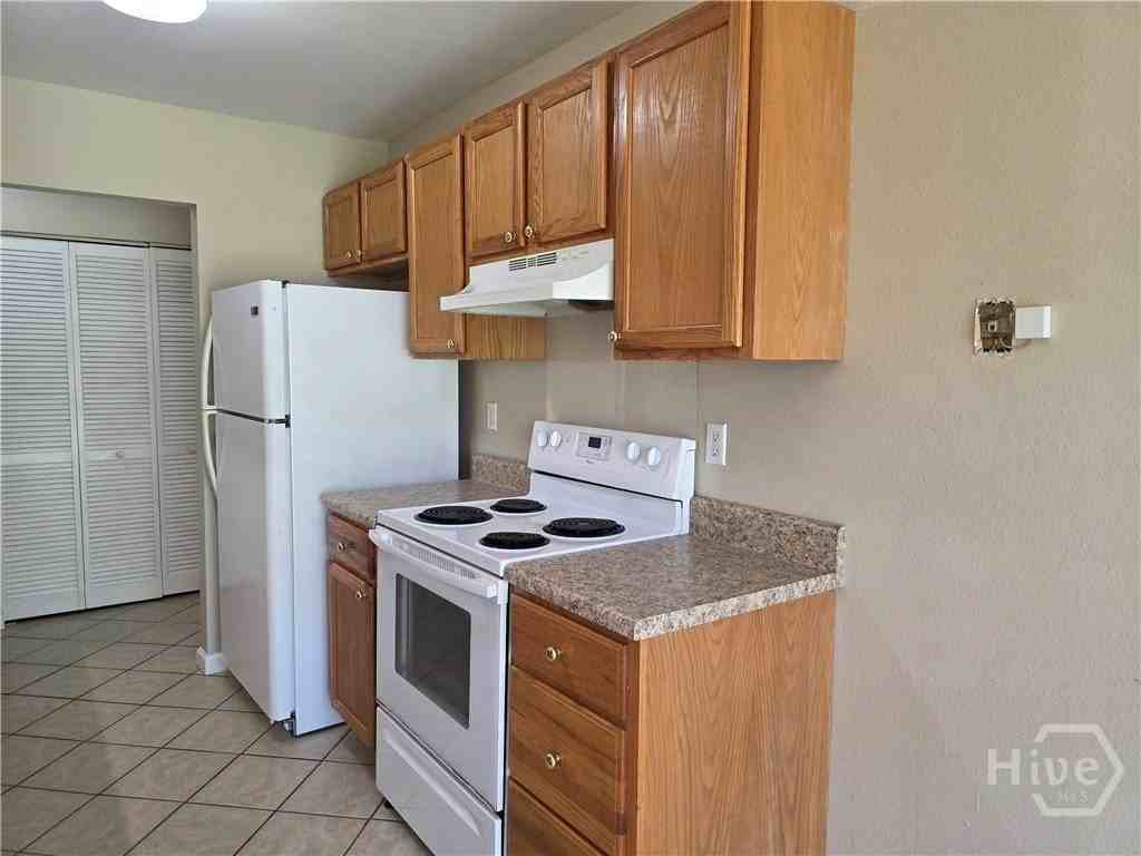 407 Savannah Ave - Photo 7 of 16