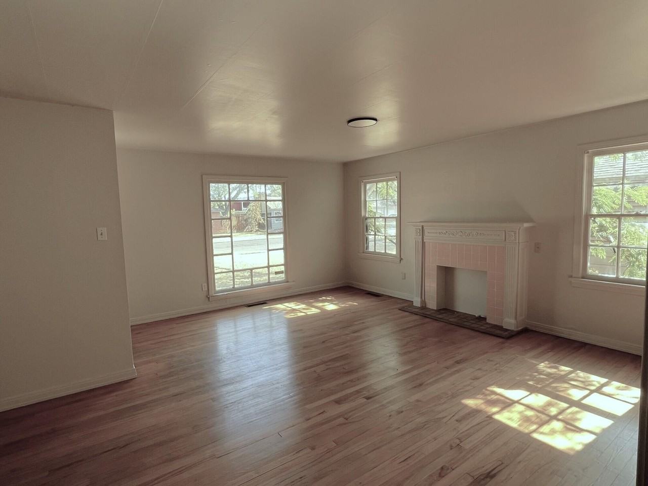 3119 26th St - Photo 3 of 13