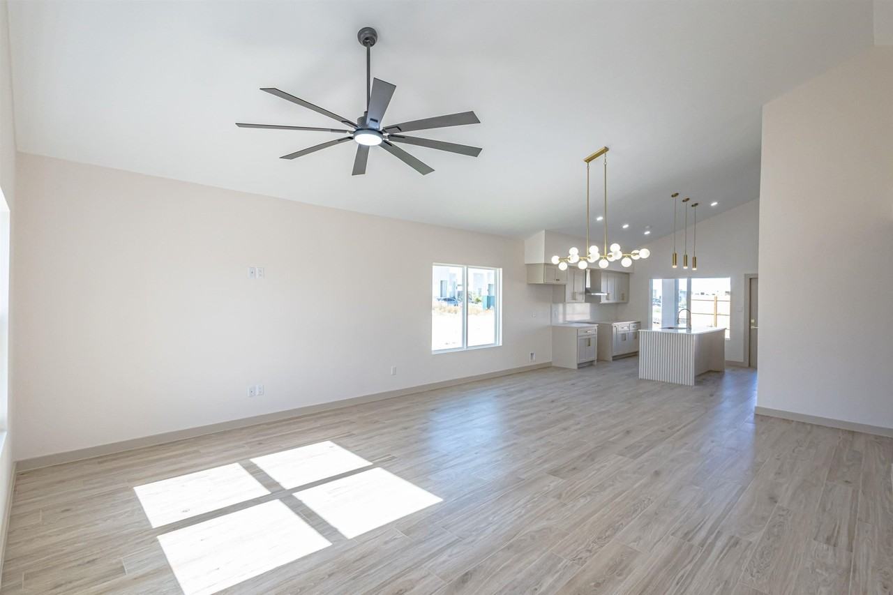 5704 Kylee Dr - Photo 4 of 28