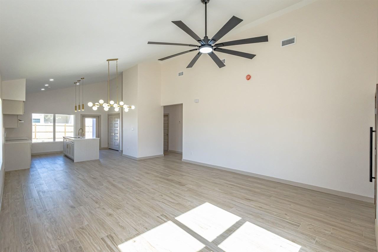 5704 Kylee Dr - Photo 5 of 28