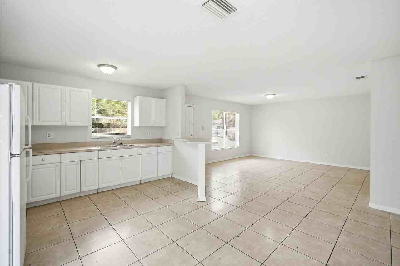 3716 N 31st St - Photo 6 of 20
