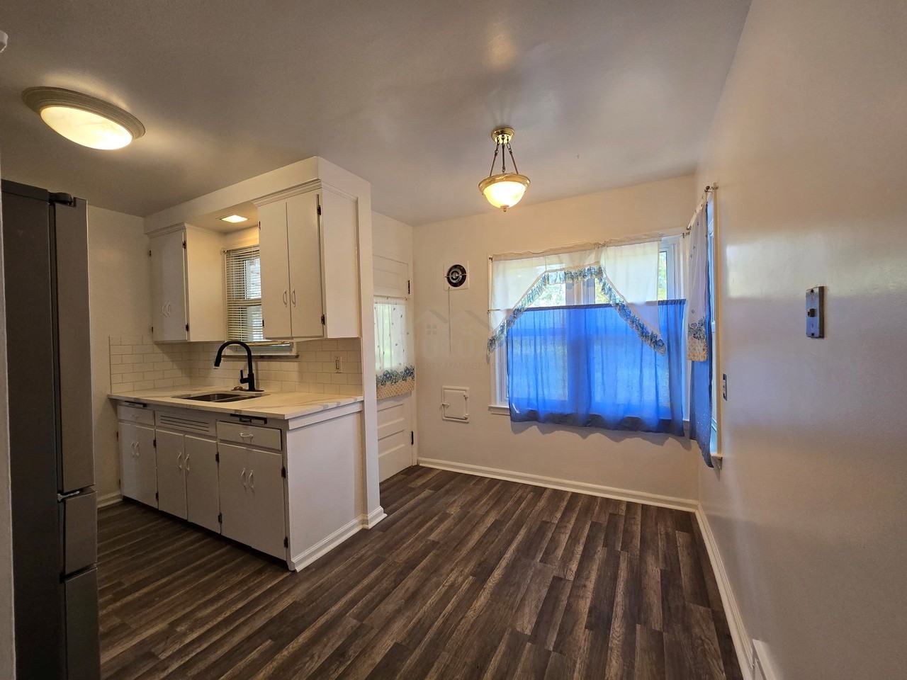 22419 Fairway Dr - Photo 5 of 8