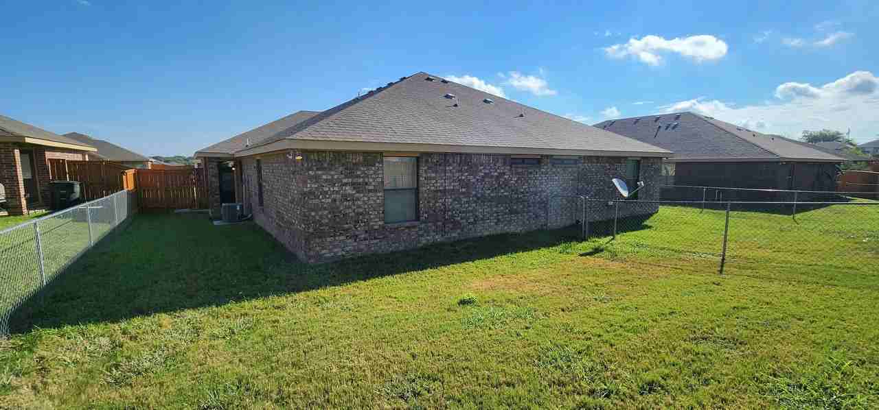 4703 Passion Flower Blvd Apt B - Photo 2 of 30