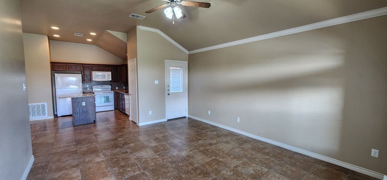 4703 Passion Flower Blvd Apt B - Photo 3 of 30
