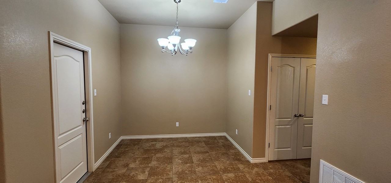 4703 Passion Flower Blvd Apt B - Photo 5 of 30