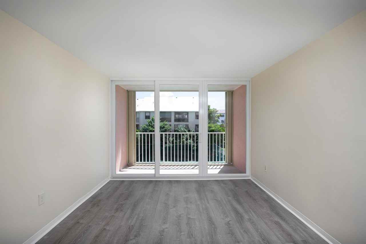 3312 Northside Dr ##307 - Photo 2 of 10