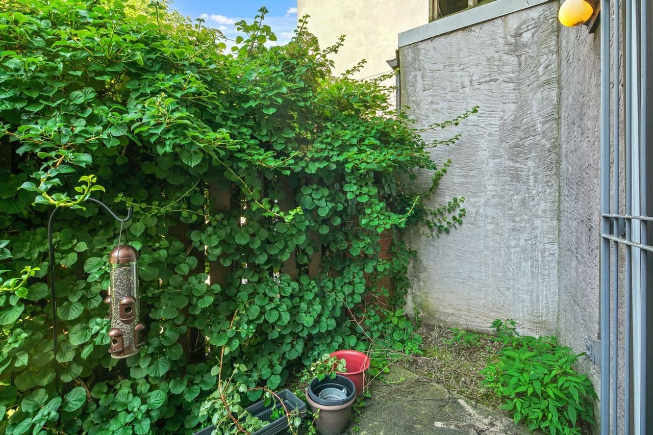 1027 Carpenter St - Photo 7 of 20