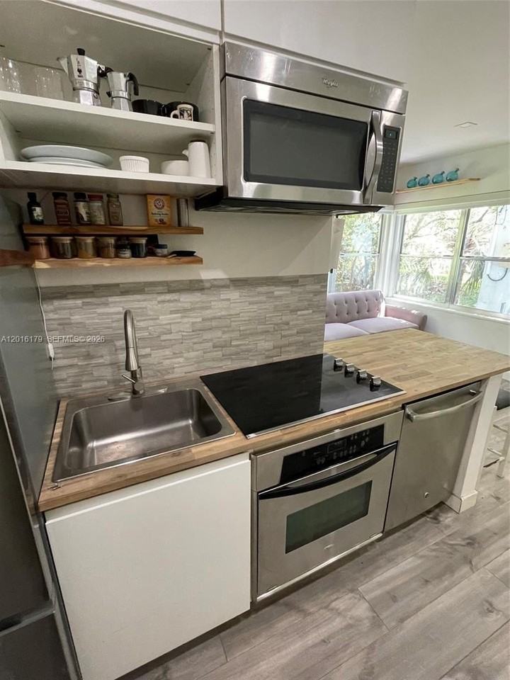 1555 Pennsylvania Ave #110 - Photo 4 of 14