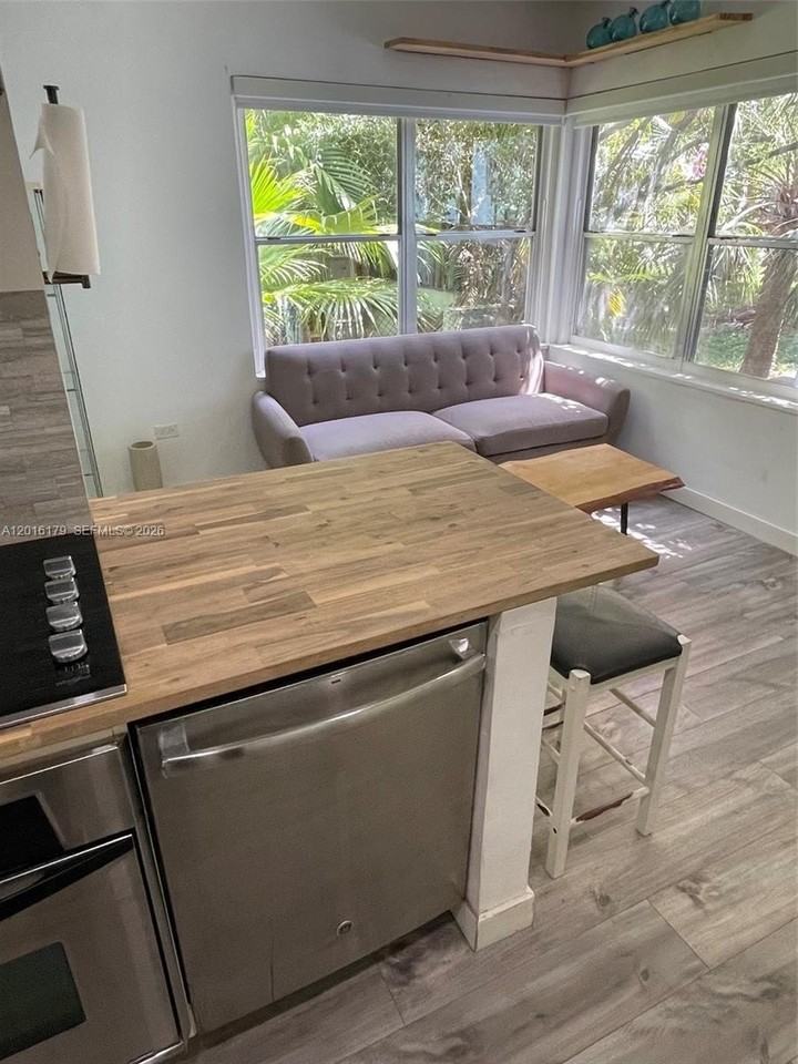 1555 Pennsylvania Ave #110 - Photo 5 of 14