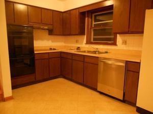 6025 N Hiawatha Ave - Photo 2 of 4