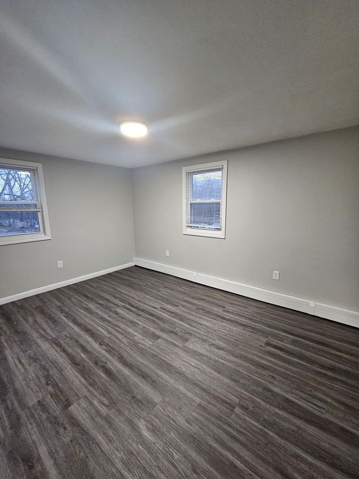9 River Terrace - Photo 3 of 3