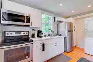 227 Sw 30th Ave #B - Photo 1 of 1