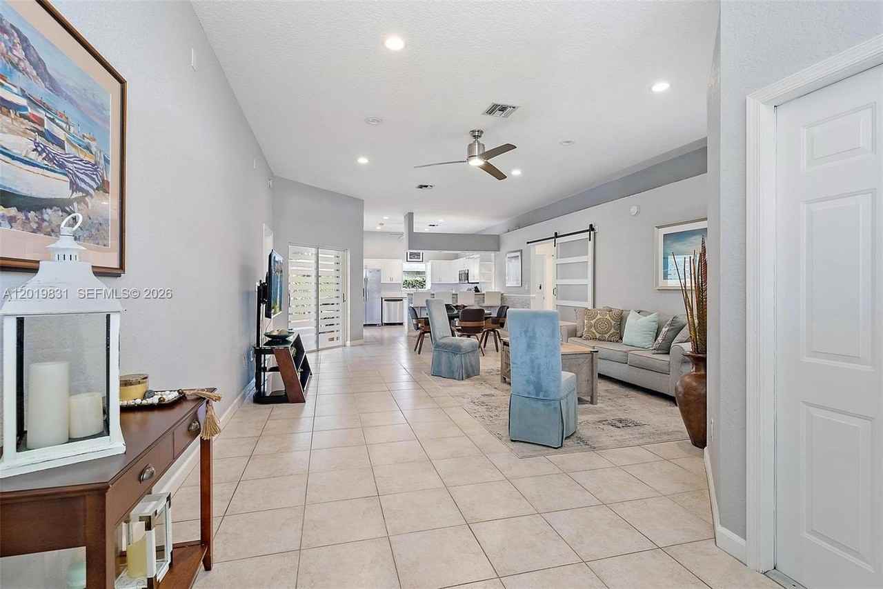 6051 Kendrick St - Photo 5 of 26