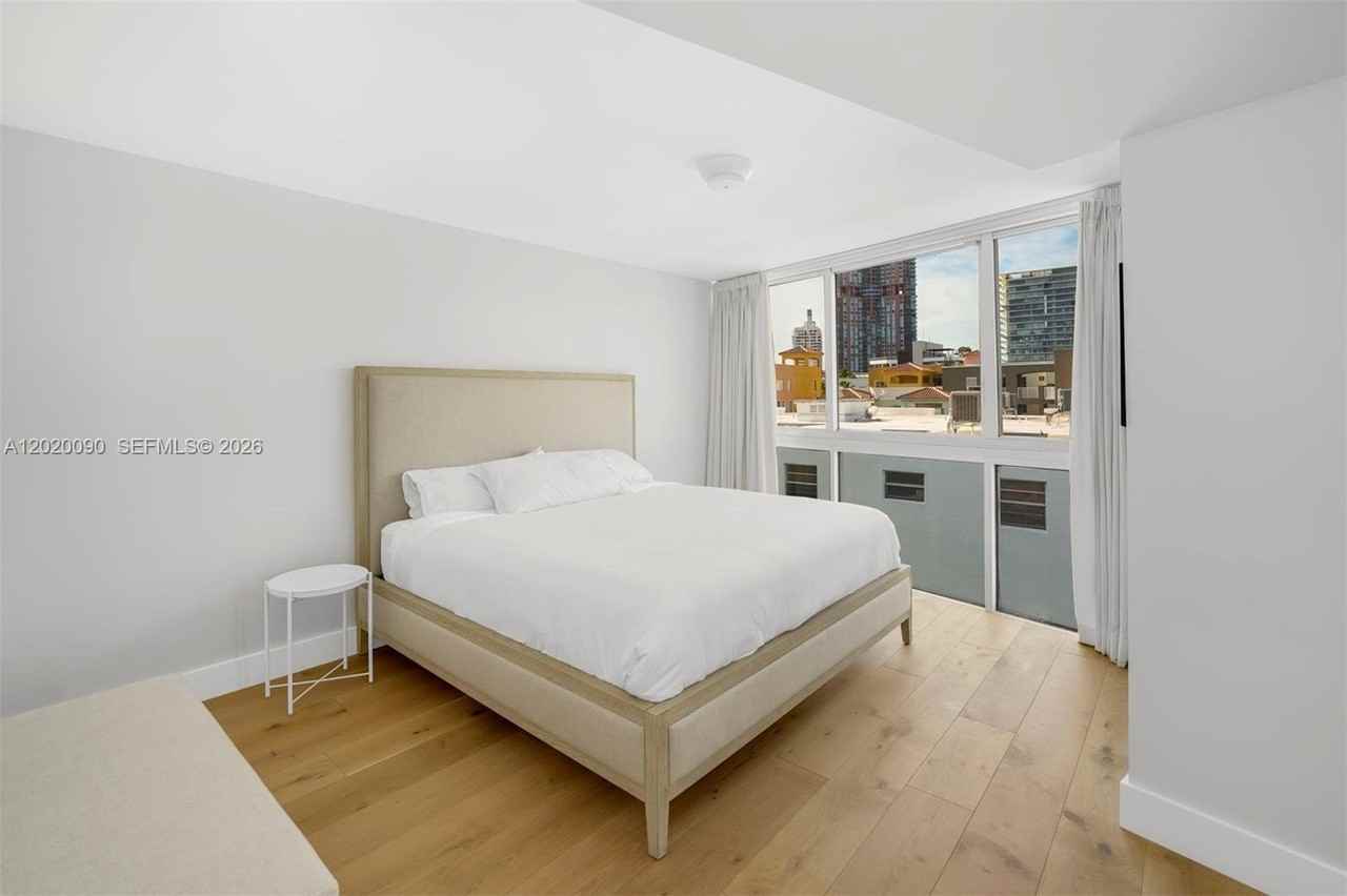 221 Jefferson Ave #10 - Photo 6 of 9
