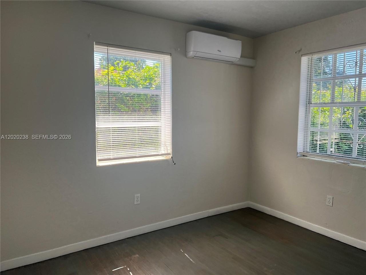 740 Nw 31st St #1 - Photo 4 of 11