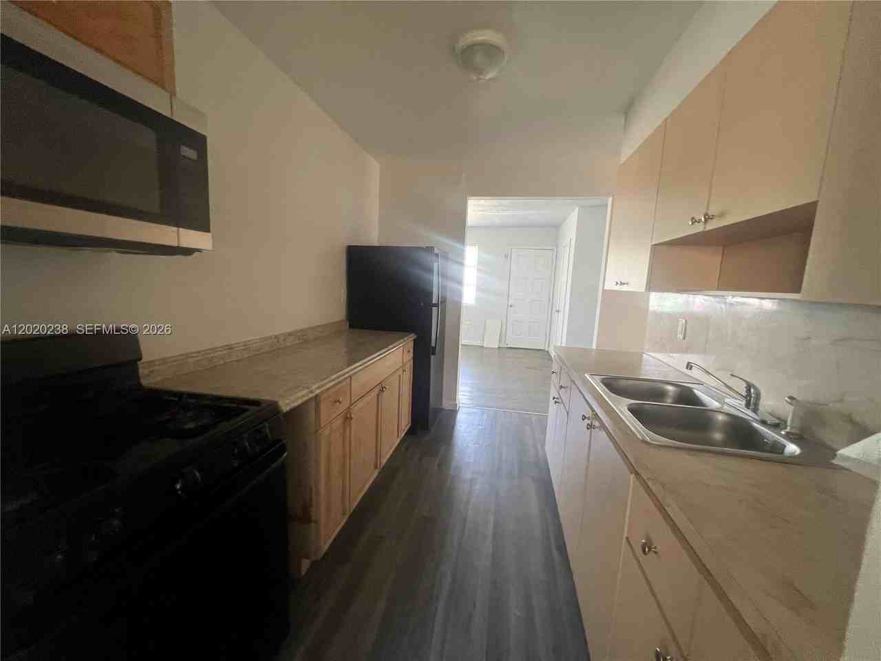 740 Nw 31st St #1 - Photo 5 of 11