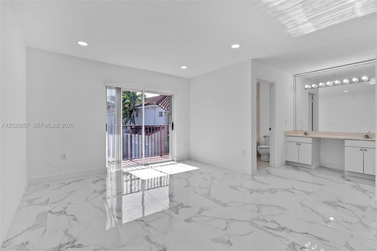 10245 Sw 154th Pl #112-3 - Photo 4 of 38