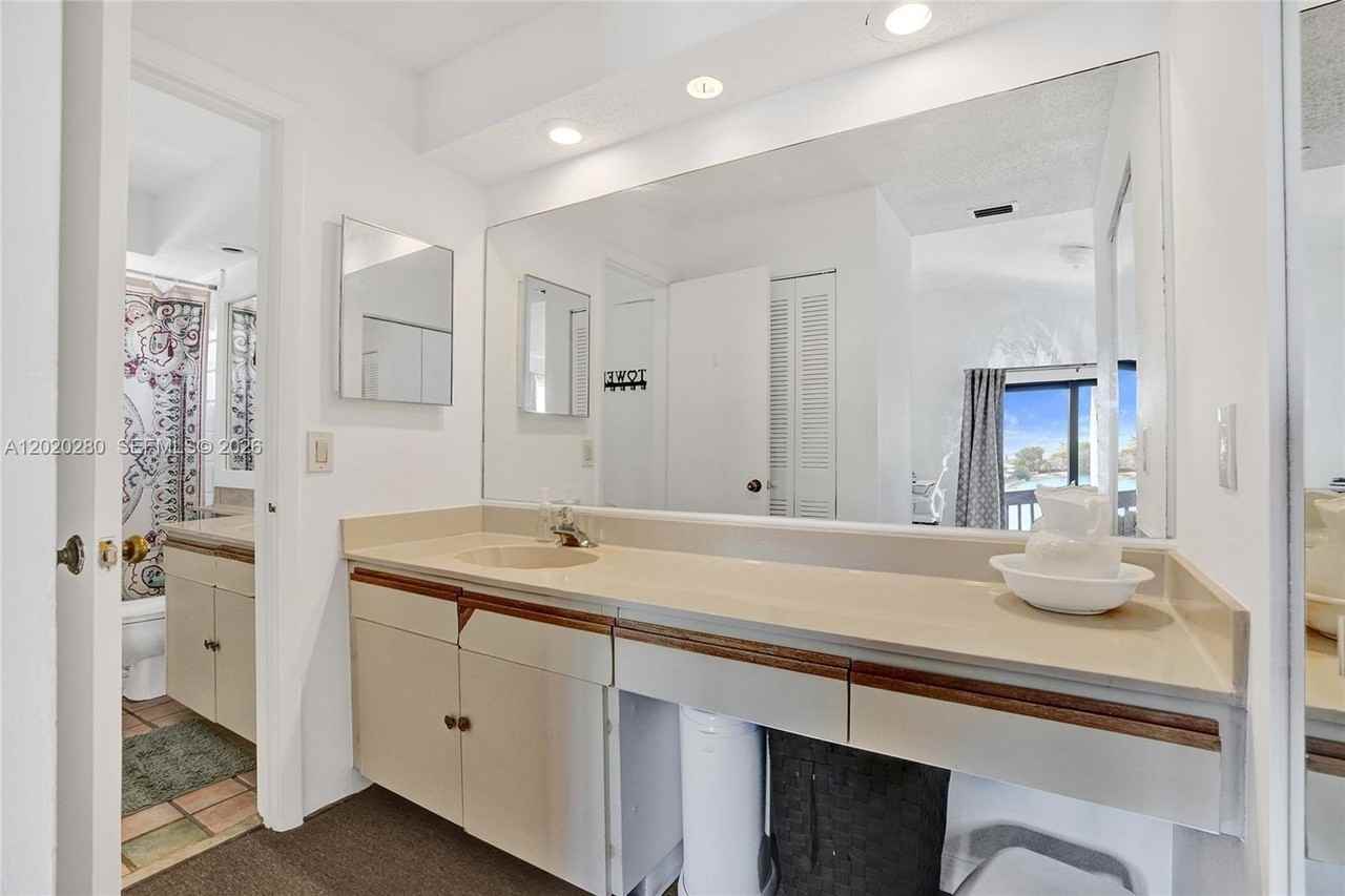 15292 SW 46th Ln Br #64 - Photo 5 of 42