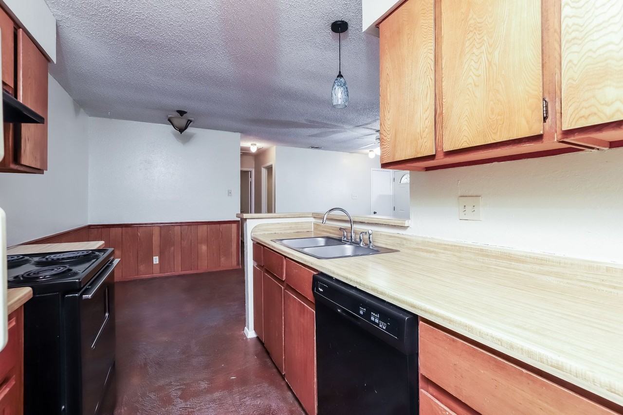 9903A Hundred Oaks Cir - Photo 6 of 15