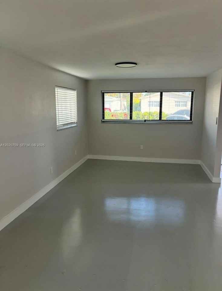 490 Ne 170th St - Photo 2 of 6