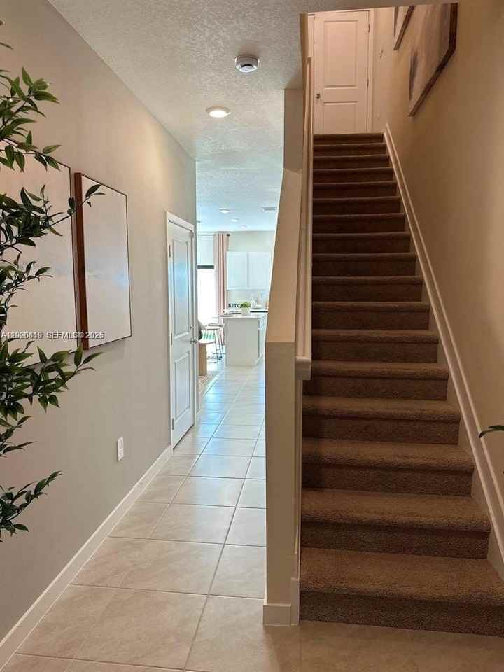 853 Sw 12th St - Photo 6 of 22