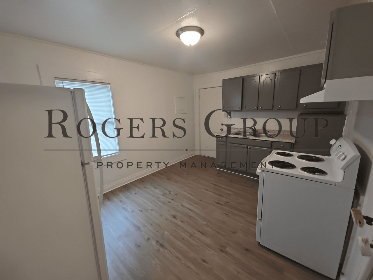 836 Lamb St - Photo 2 of 12