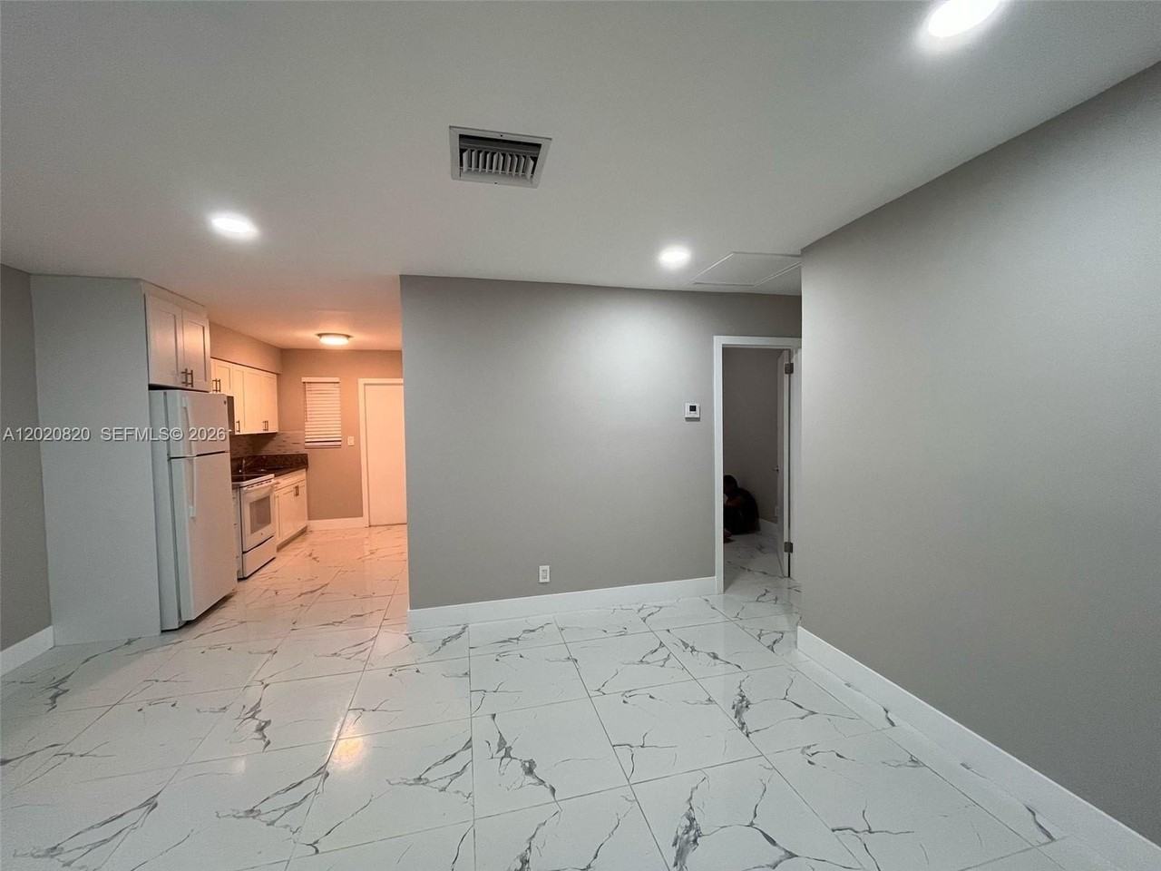 1015 W Las Olas Blvd #3 - Photo 7 of 19