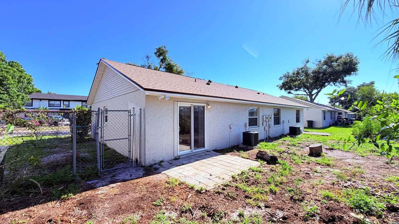 5516 Charleston St - Photo 2 of 23