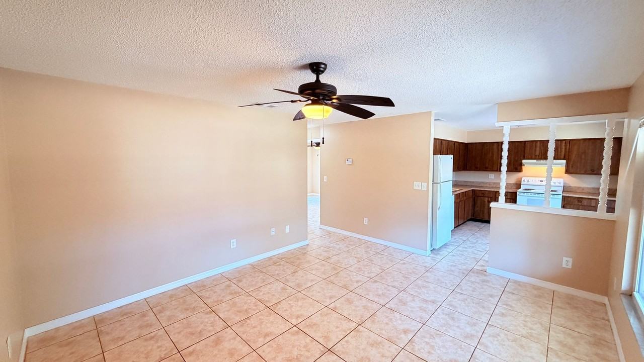 5516 Charleston St - Photo 6 of 23