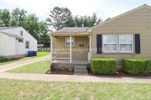 featured image of 936 E 37th Pl