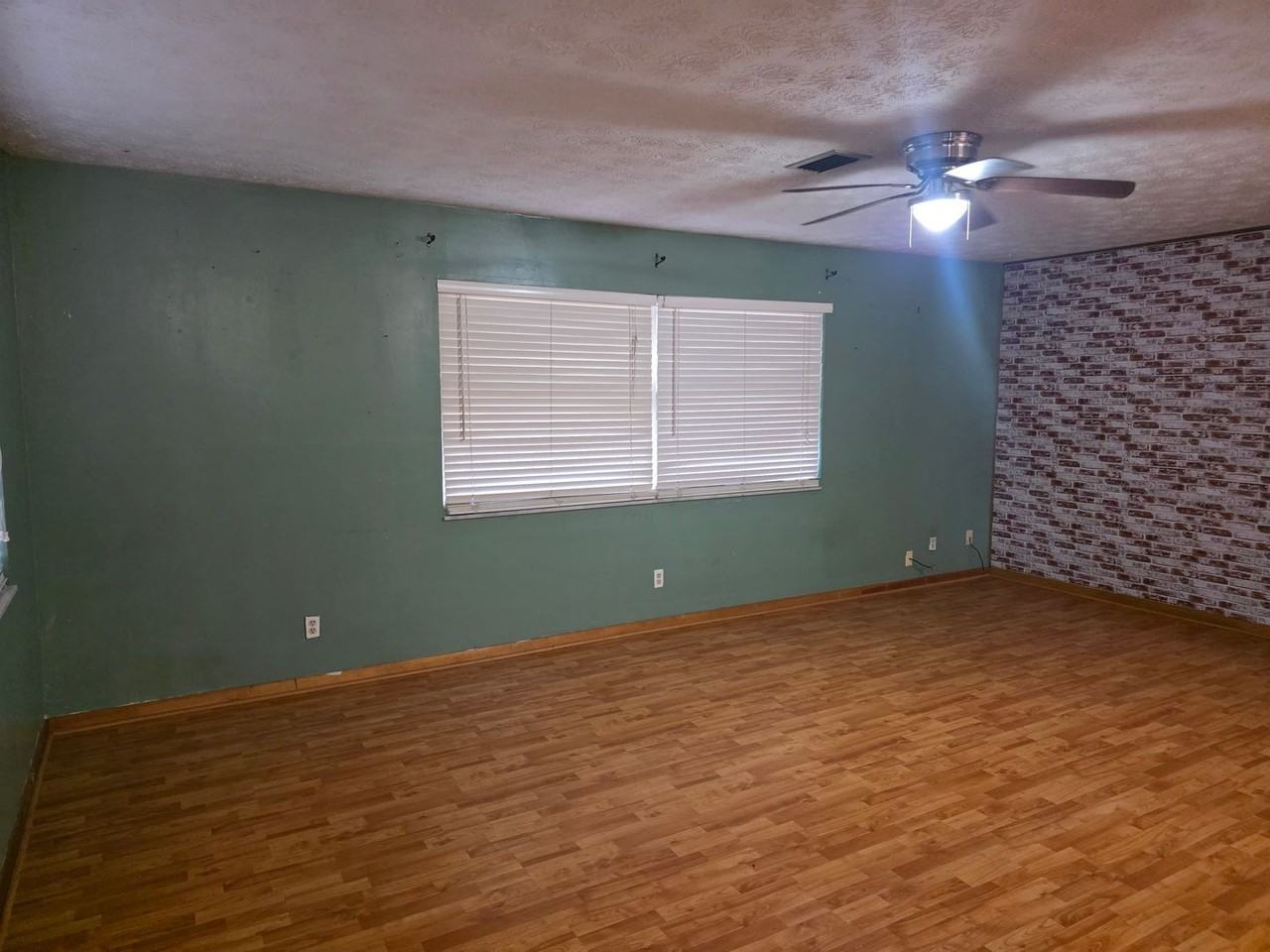 6312 Magnolia St - Photo 7 of 15