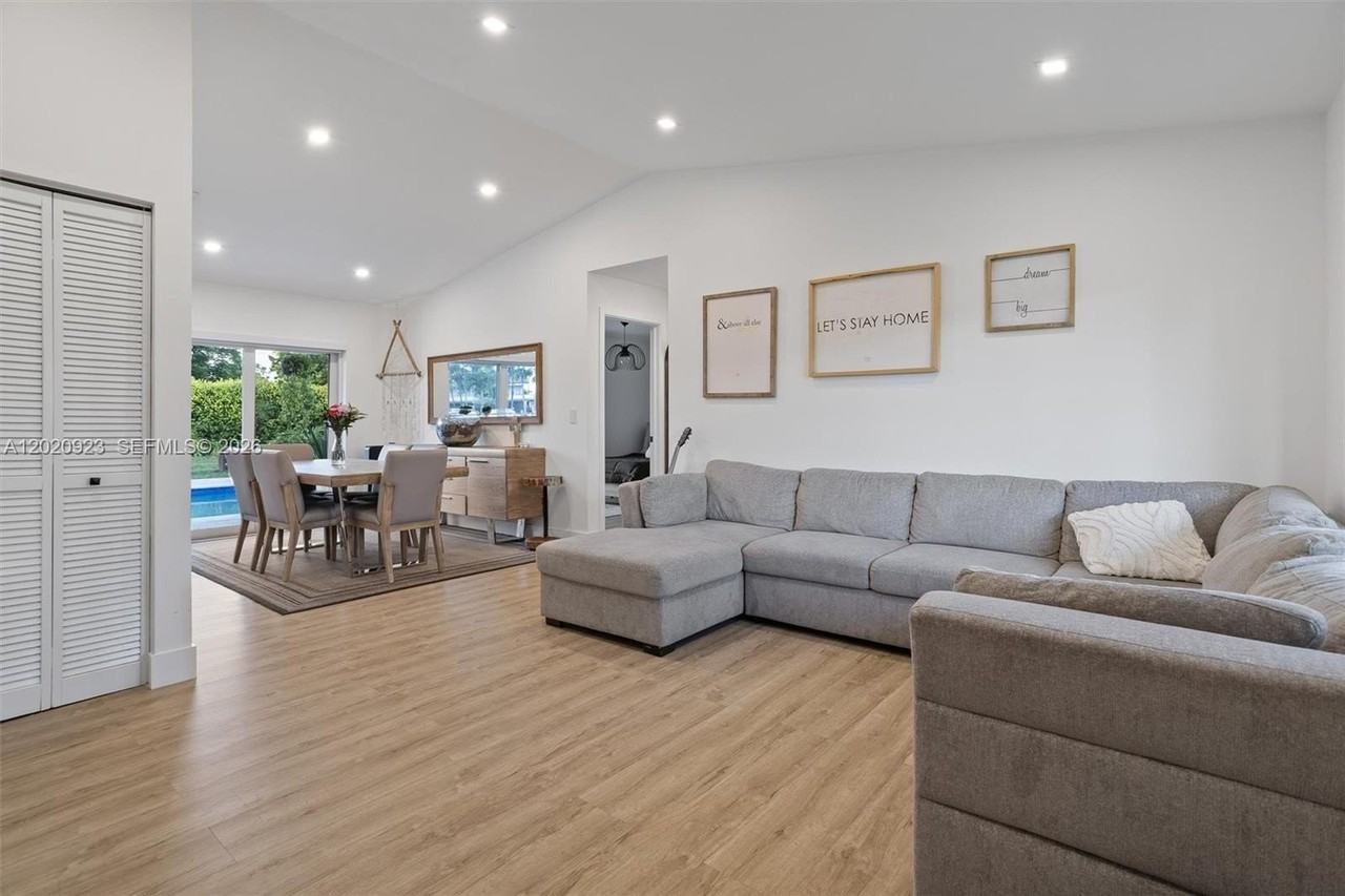 12811 Sw 9th Pl - Photo 7 of 36