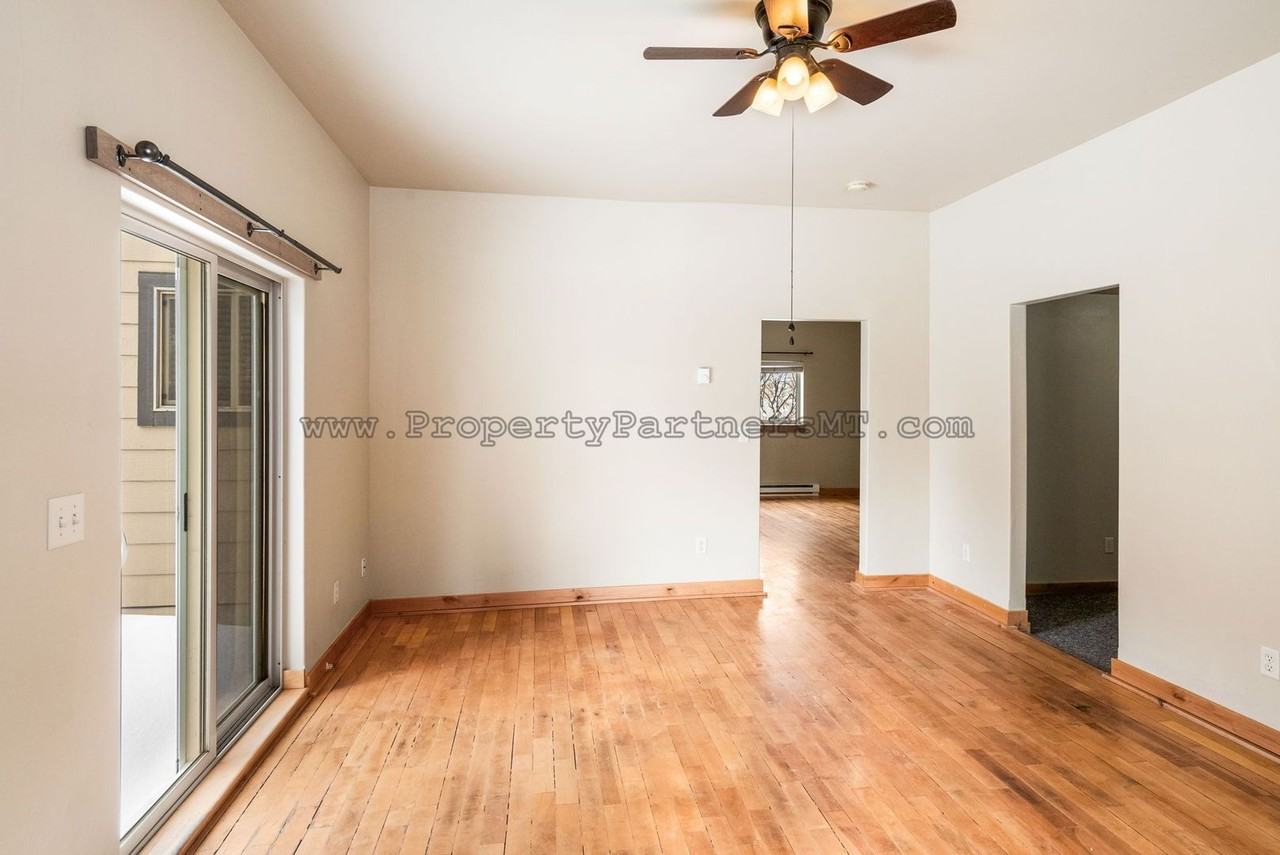 215 N Quaw Blvd - Photo 3 of 26