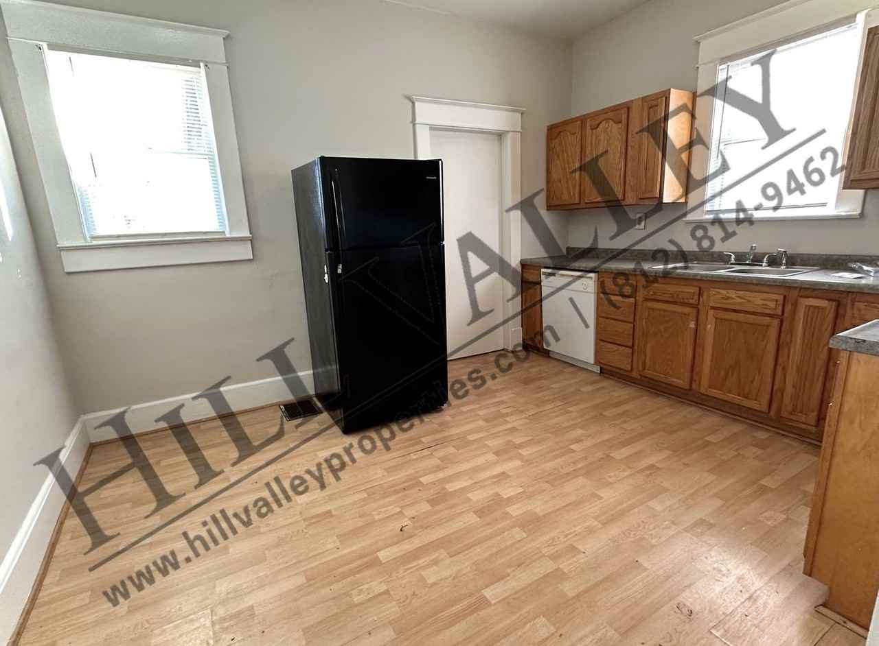 1114 S 11th St - Photo 4 of 13