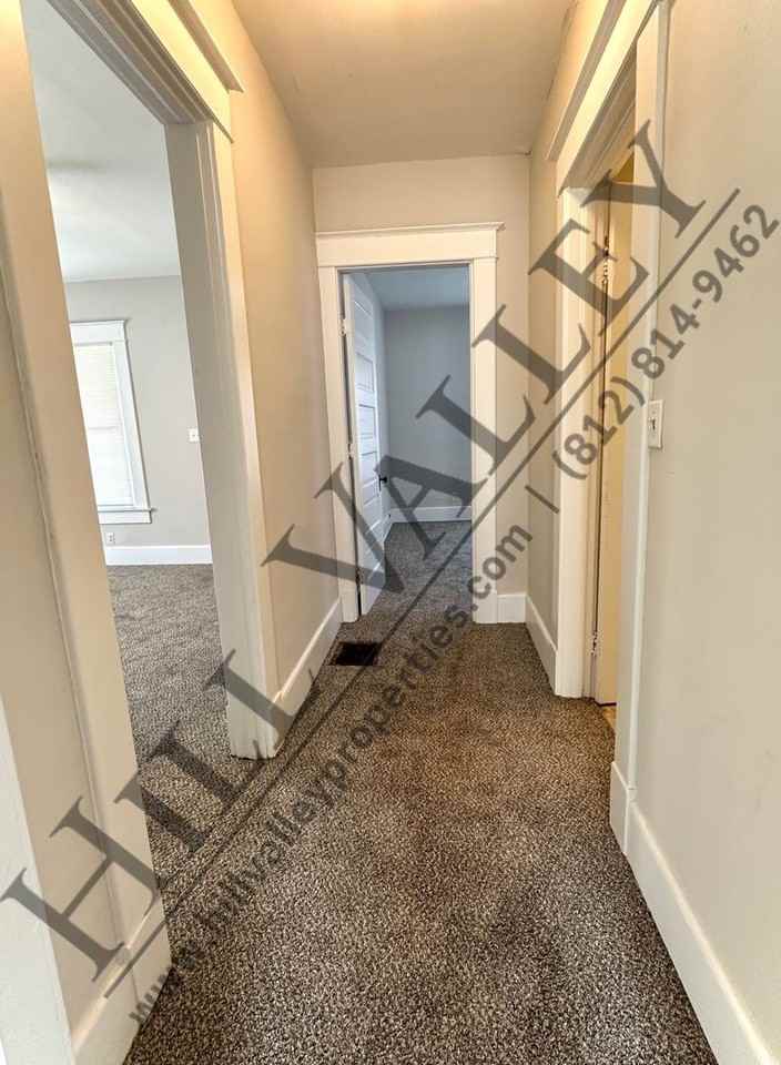 1114 S 11th St - Photo 6 of 13