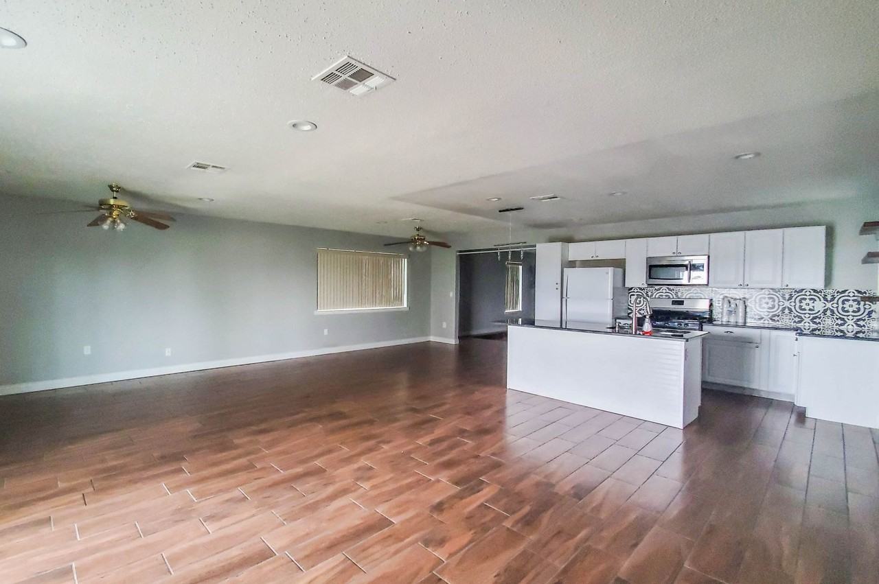 5132 Round Rock Dr - Photo 4 of 15