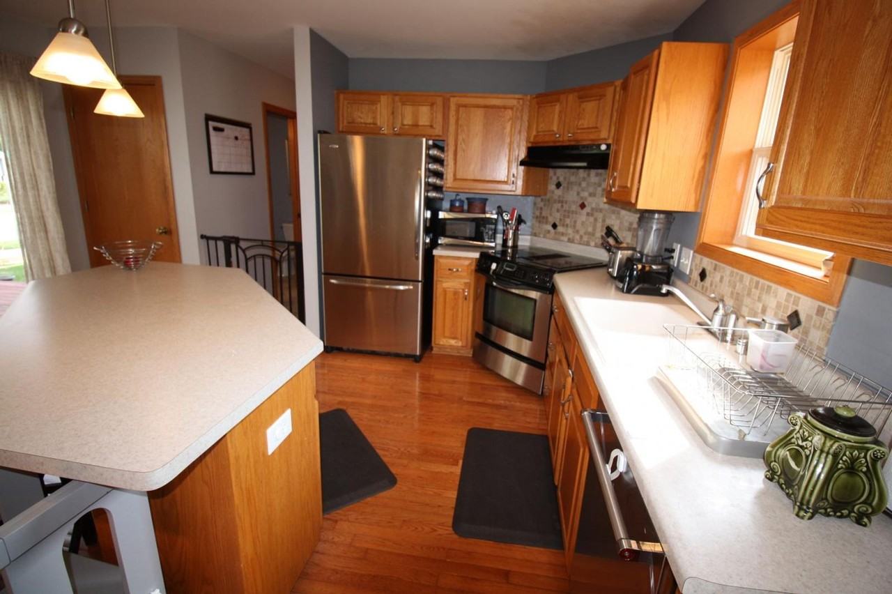 801 Carina Ln - Photo 4 of 23