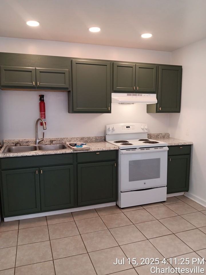 1608 Green St - Photo 6 of 16