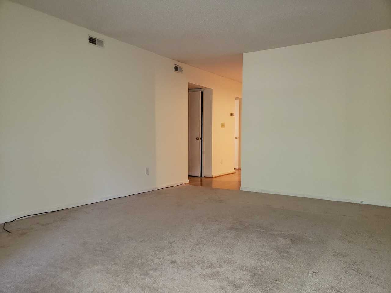 130 Kingsbury Dr - Photo 5 of 14