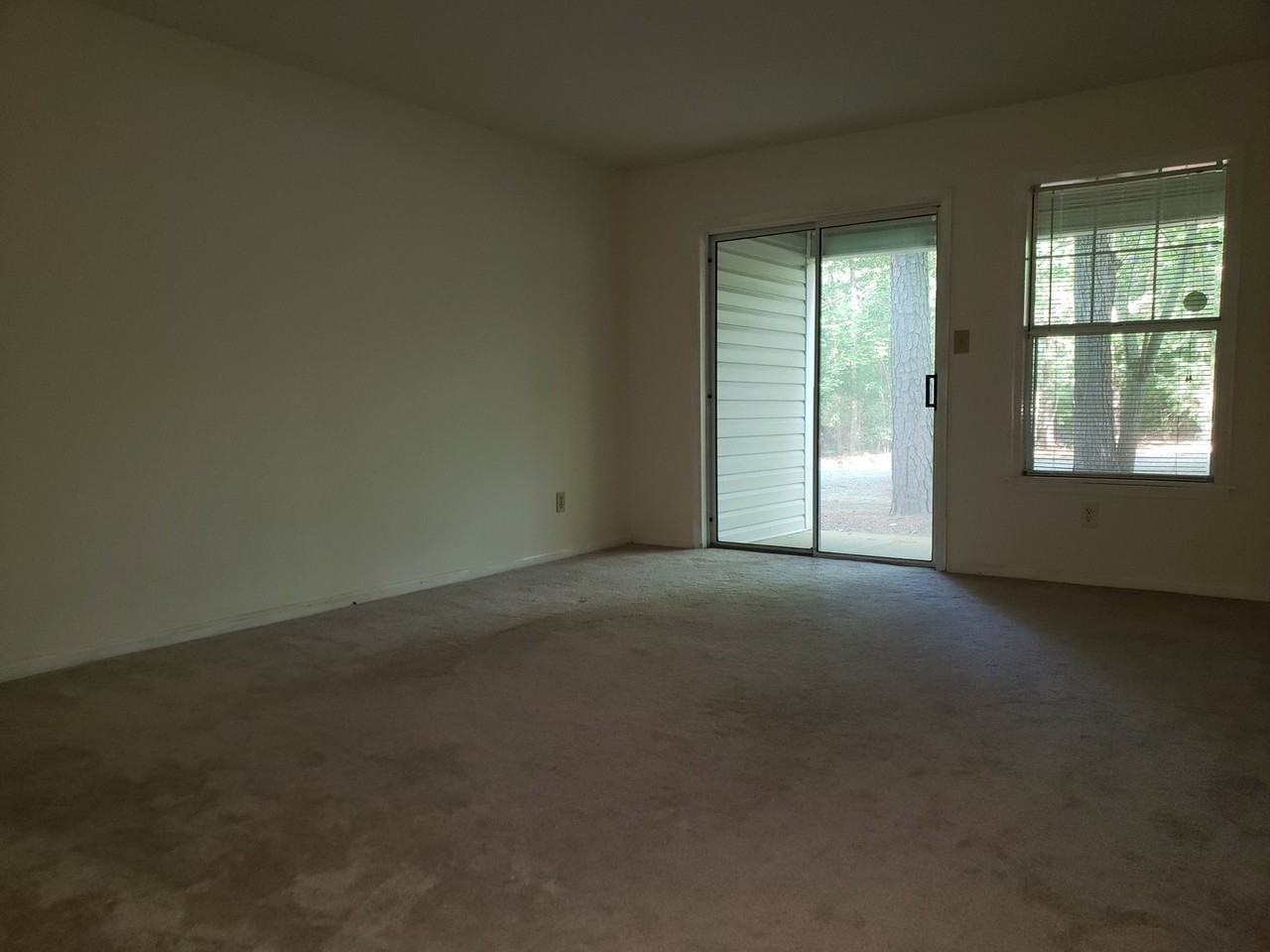 130 Kingsbury Dr - Photo 7 of 14
