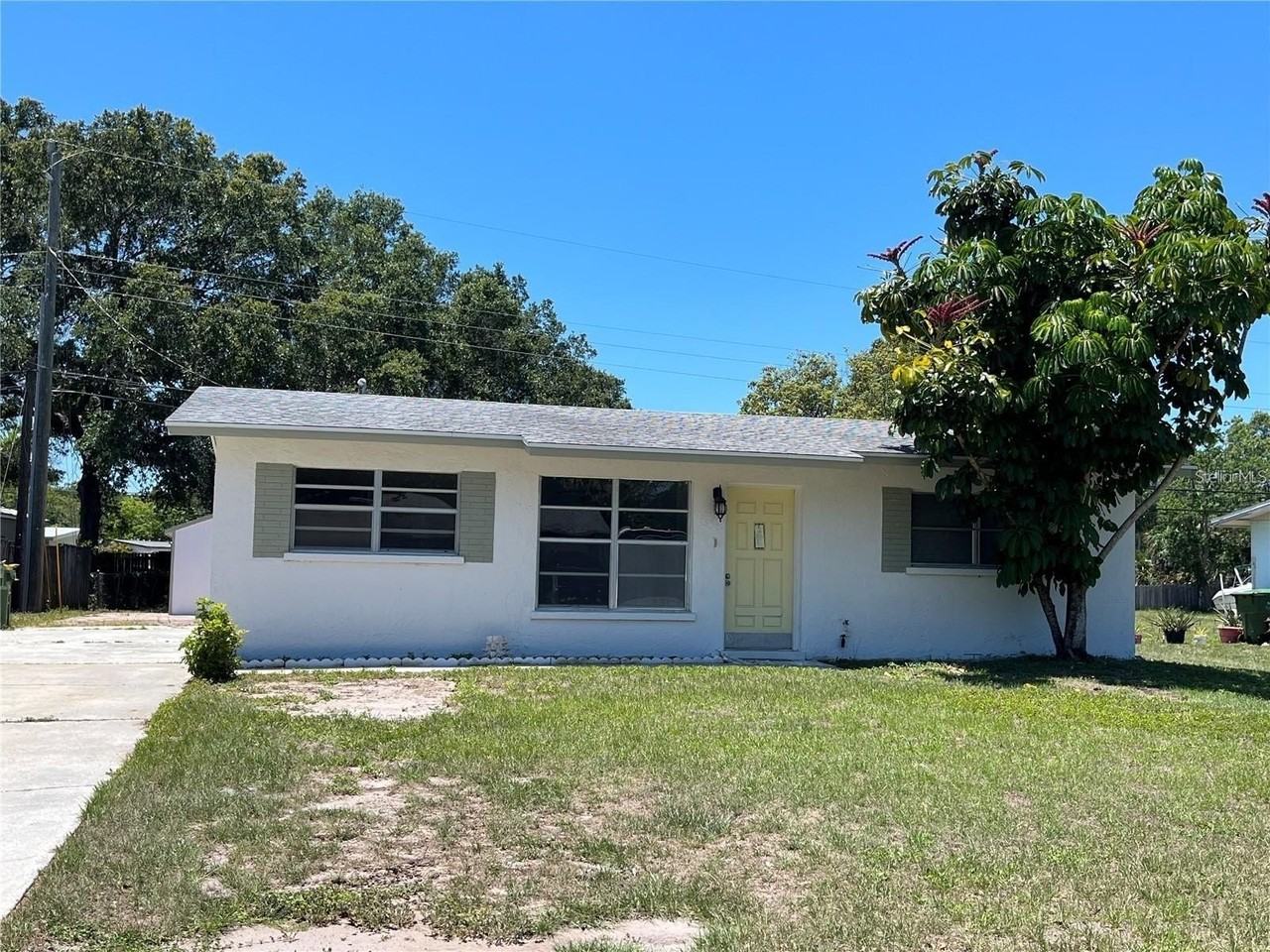 3842 Hawkeye Cir - Photo 2 of 13