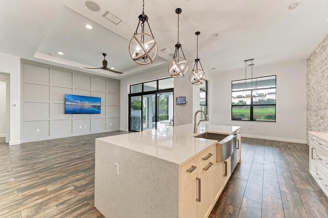 8969 Bernini Pl - Photo 7 of 48