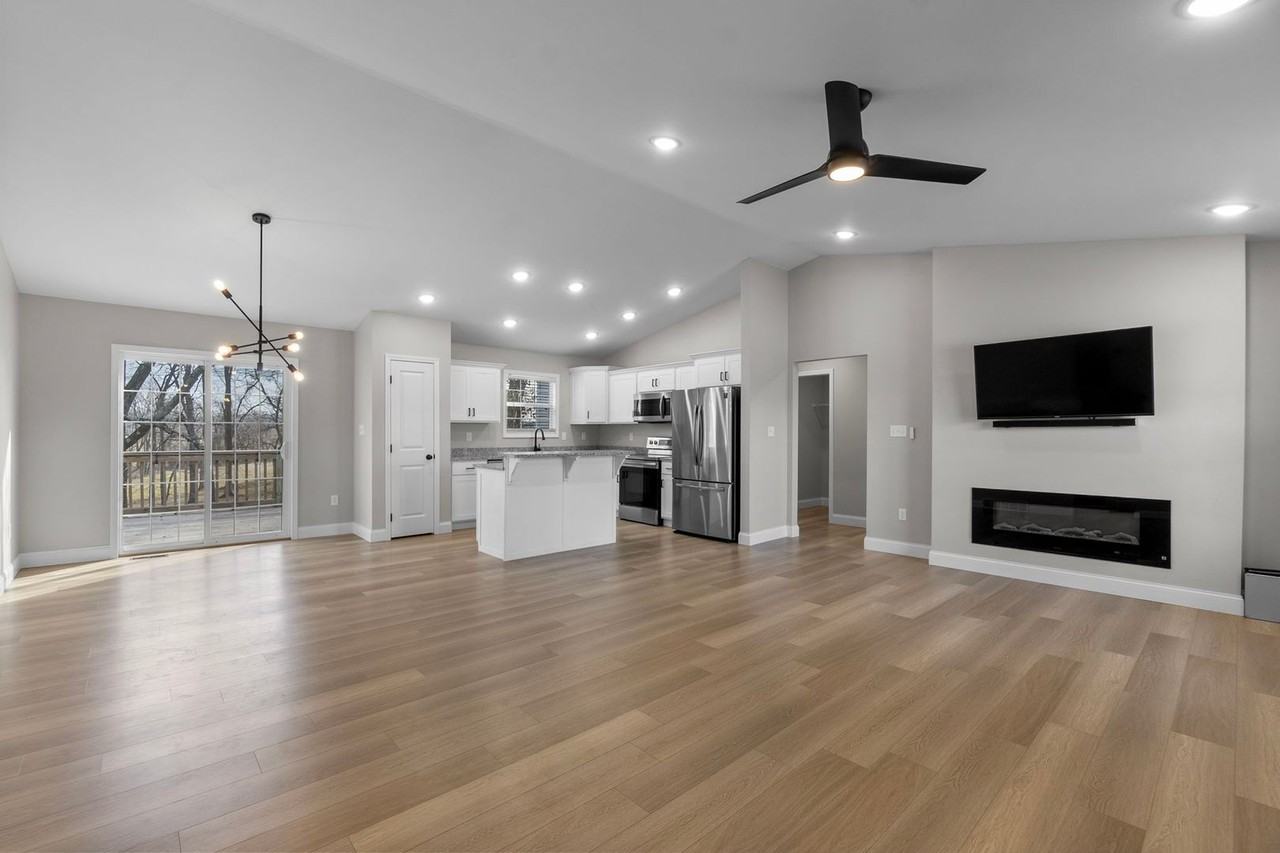 524 Old Poplar Rd - Photo 3 of 37